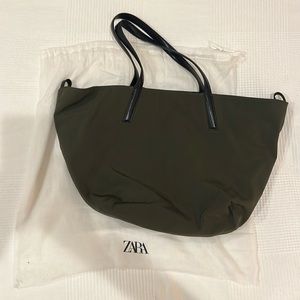 💕 LIKE NEW Zara XL Nylon Tote Bag EUC